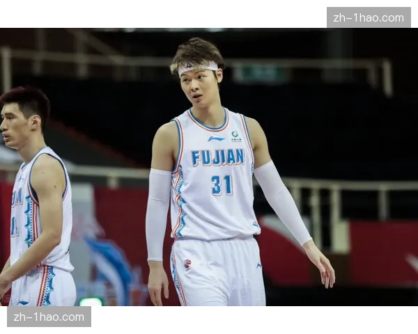 福建豹子头王哲林伤愈后爆发 场均24.1分11.3篮板